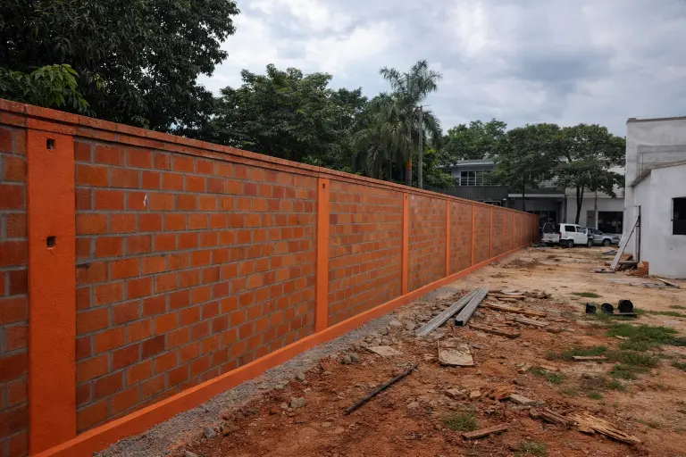 Construccion de murallas de ladrillo